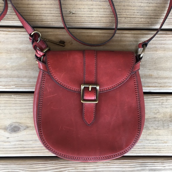 Fossil Handbags - EUC Fossil Leather Crossbody Bag